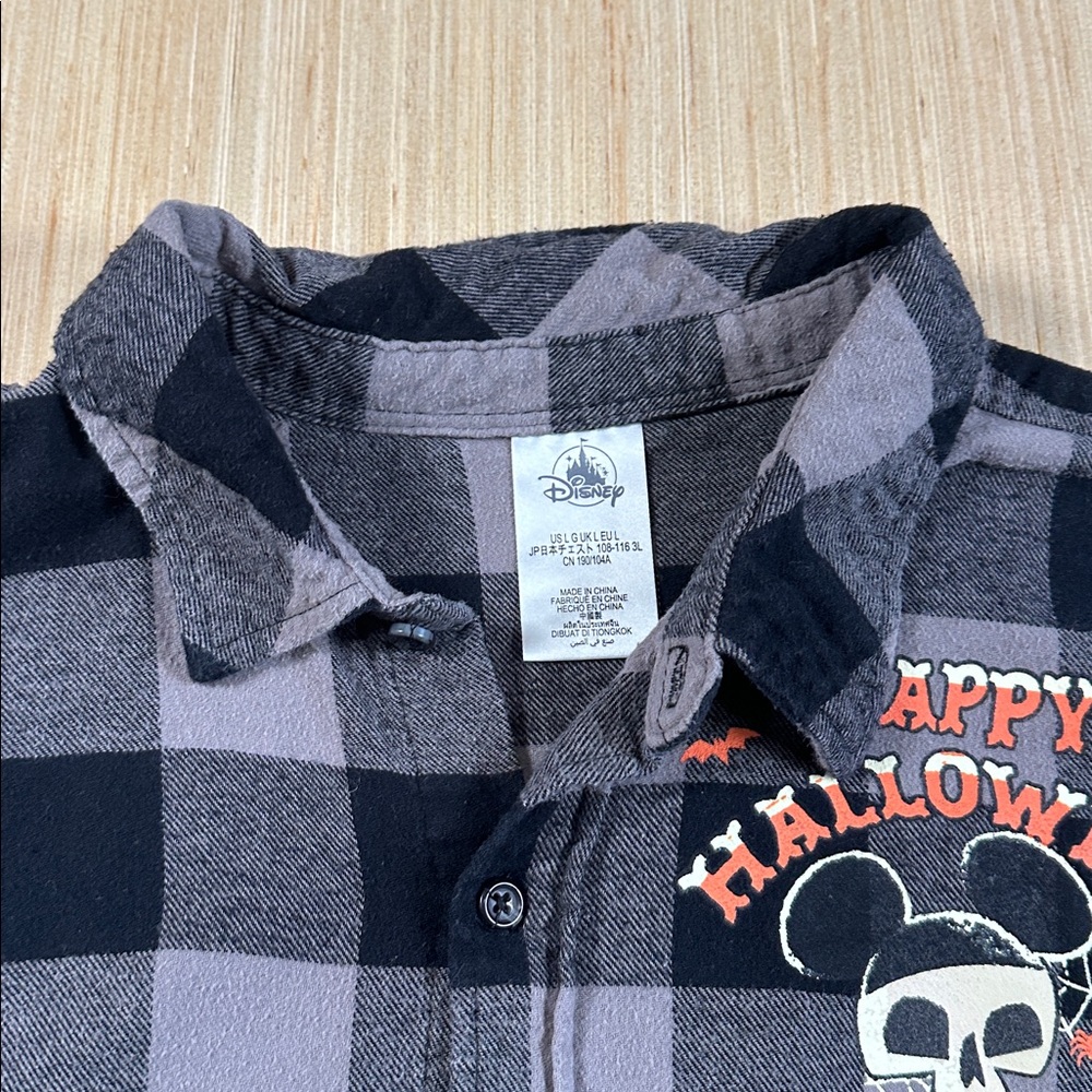 Disneyland Halloween Flannel - Picture 5 of 7